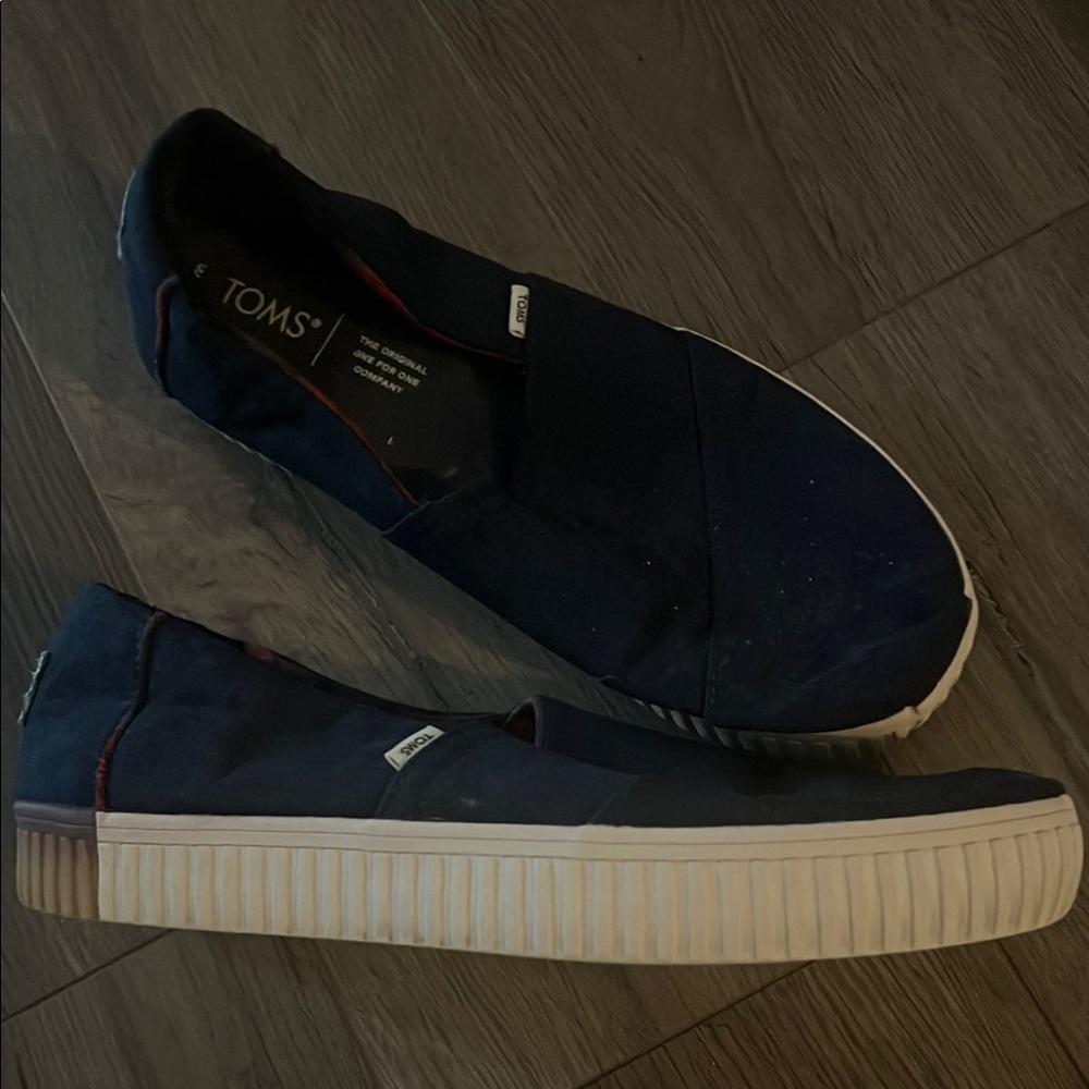 TOMS Women’s Navy Slip-On Shoes